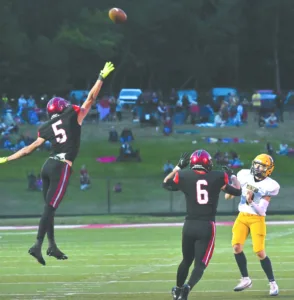 Competitive to the end: Miners build lead, then hold off Sentinels comeback for 30-28 win